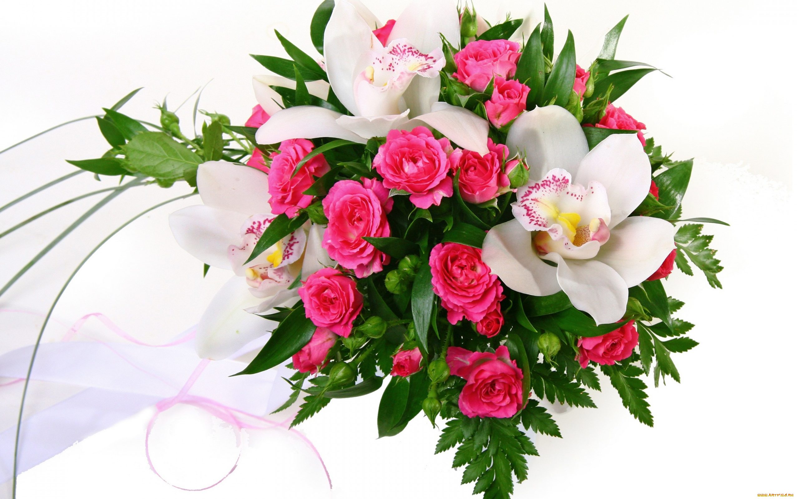 Букет из белых лилий и розовых роз