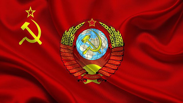 Флаг СССР и Герб СССР.