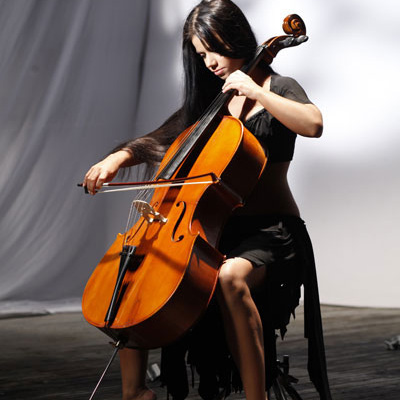 Девушка с виолончелью.
