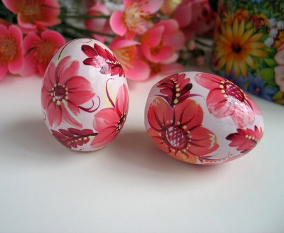 Яйца с цветочным узором.
