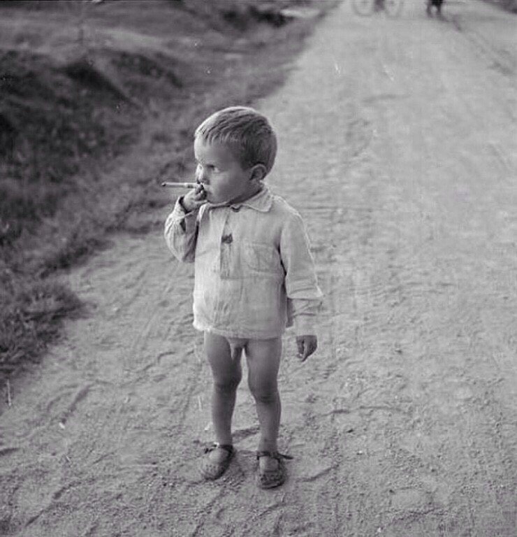 Прикольная картинка малыш с сигаретой