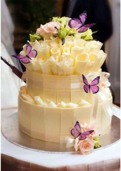 Торт с бабочками и цветами.