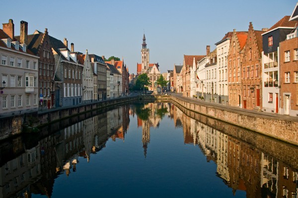 Речной канал в Бельгии.