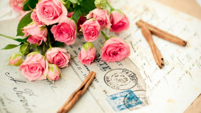 Розы, письма.