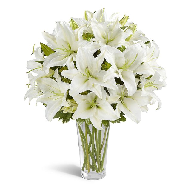 Белые лилии в вазе.