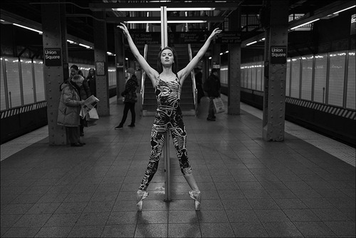 Балерина в метро.