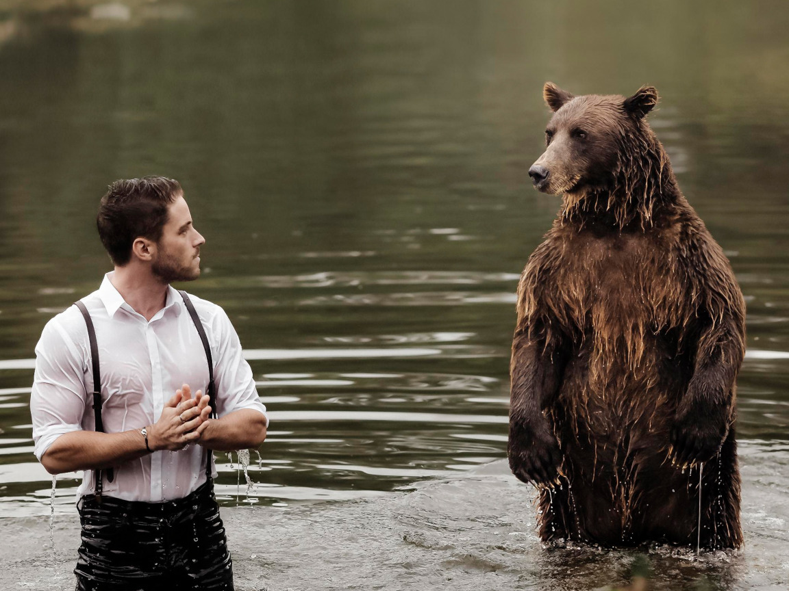 Картинка прикольная мужчина и медведь