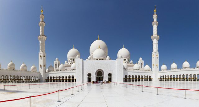 Мечеть в Дубае.