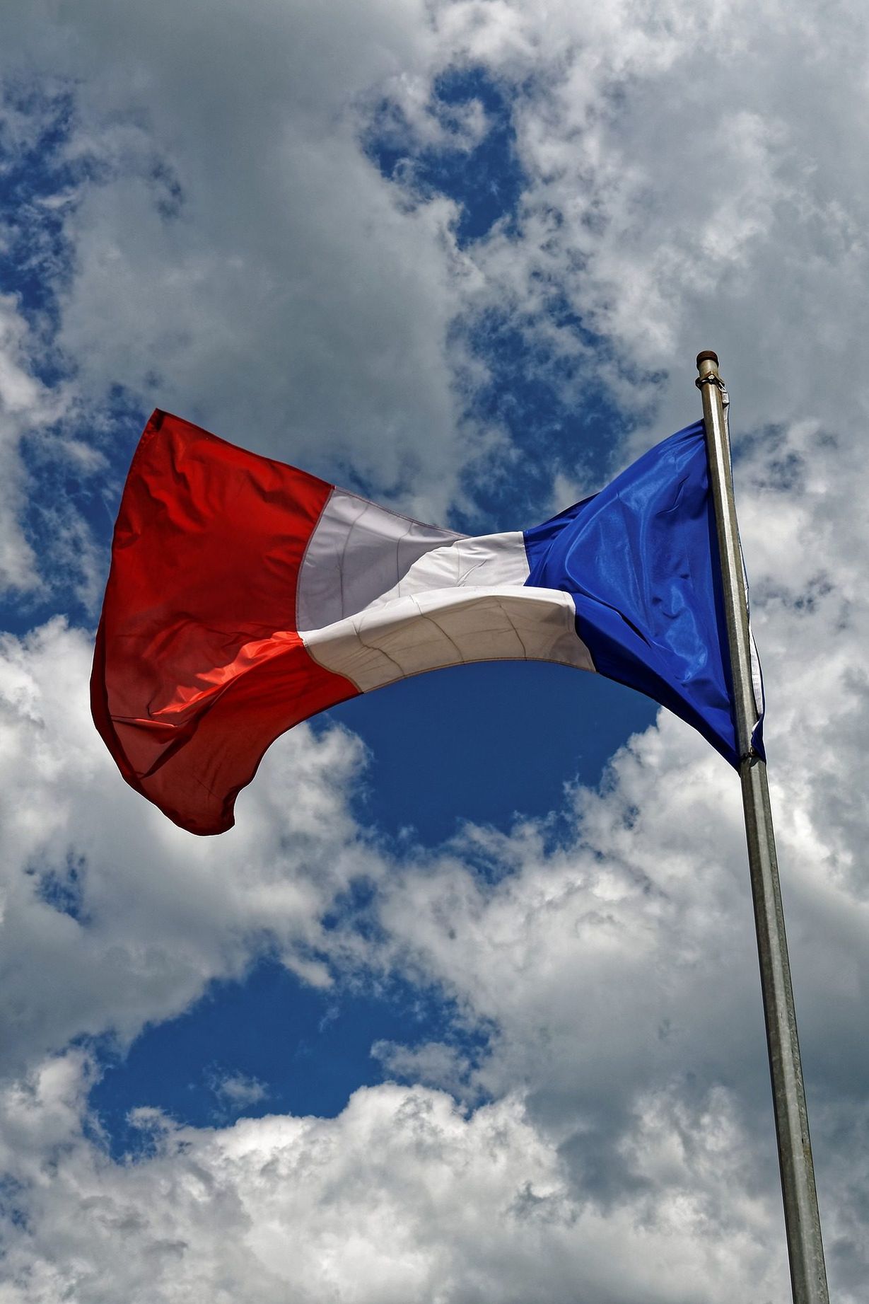 Развивающийся флаг Франции