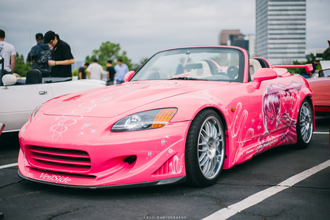 Розовое авто для девушки