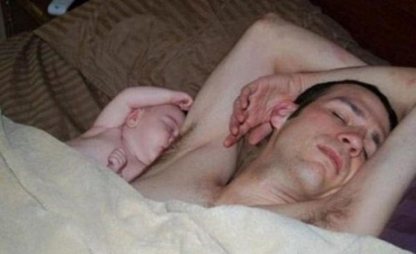 Сын и отец спят.