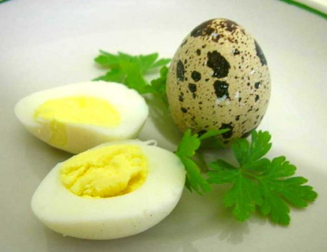 Варенные перепелиные яйца.