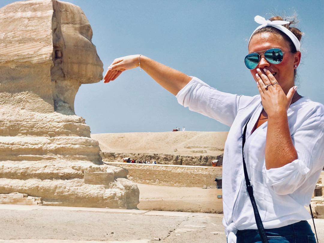 Прикольные фото туристов в Египте.
