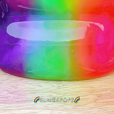 9. Анимированная картинка радужный слайм течёт