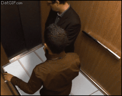 9. Гиф картинка жёсткий пранк в лифте