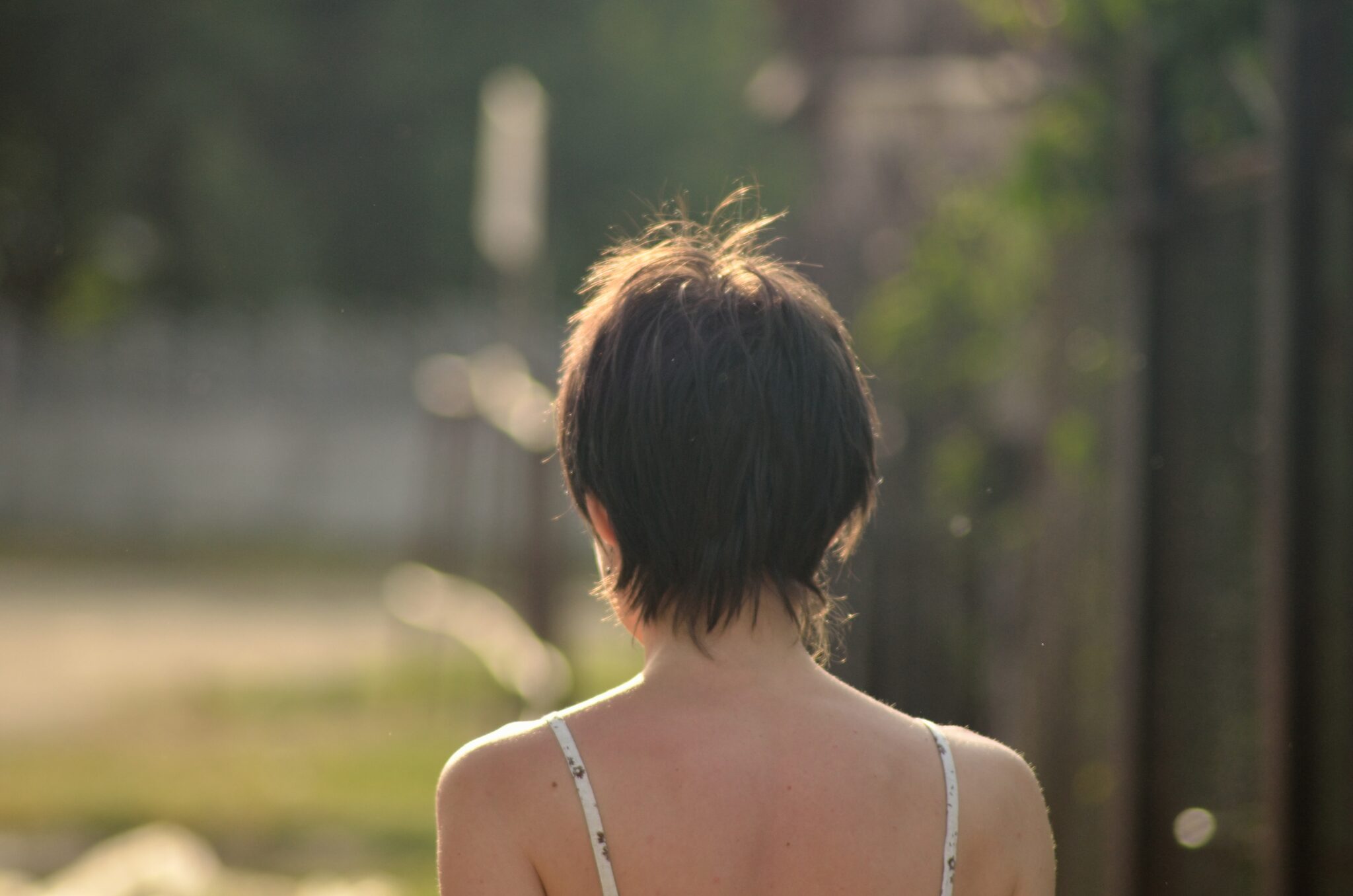 фото женщины со спины без лица