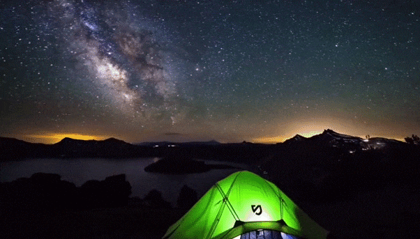 7. Гифка ночное небо и палатка