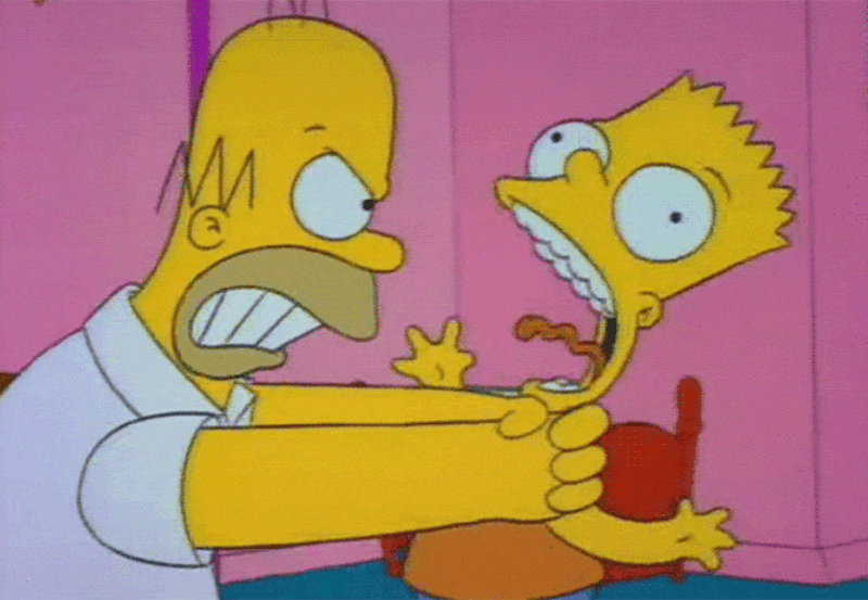 10. Гифка Снова душит Барта. Гомер постоянно так делает, на протяжении всего сериала, а Барт — та ещё заноза в заднице.