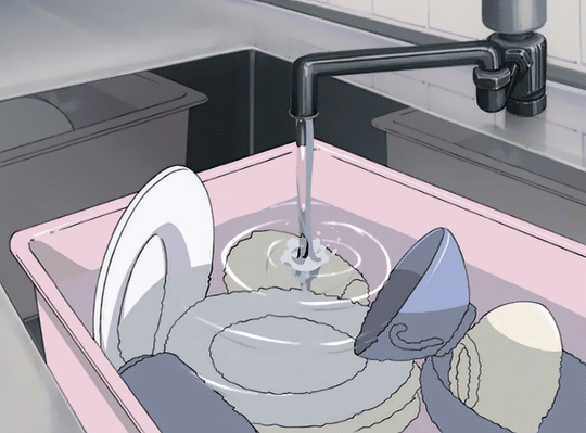 5. Гифка моет посуду